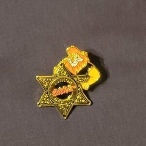 VINTAGE/RARE D.A.R.E (Drug Abuse Resistance Education) JUNIOR DEPUTY PIN.